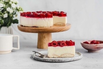 Tort bez pieczenia – szybki i prosty w przygotowaniu. Pomysły na torty z lodówki