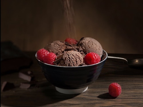 Lody czekoladowe z belgijską czekoladą i malinami