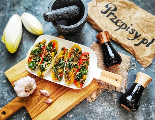 Przepis na Sałatka z opiekanej papryki Sałatka z opiekanej papryki