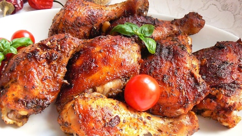 Kurczak z cebulą chilli i rozmarynem