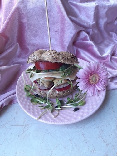 Śniadaniowy cheeseburger