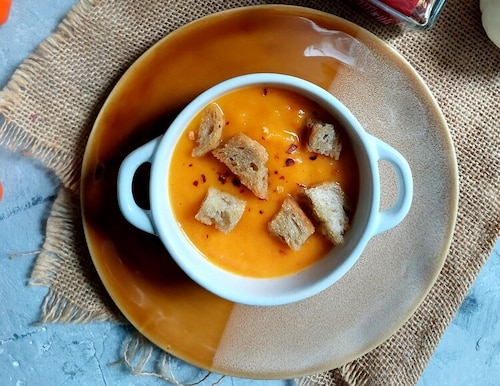 Zupa z pieczonej dyni i papryki