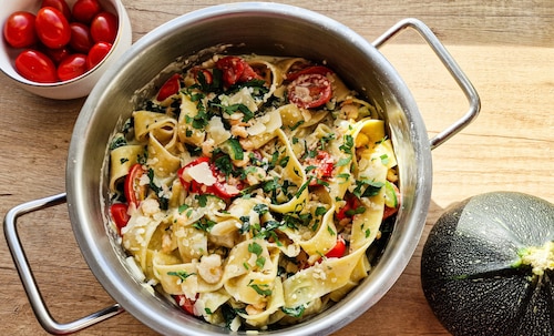 Przepis na Papardelle z krewetkami w warzywnym sosie Papardelle z krewetkami w warzywnym sosie