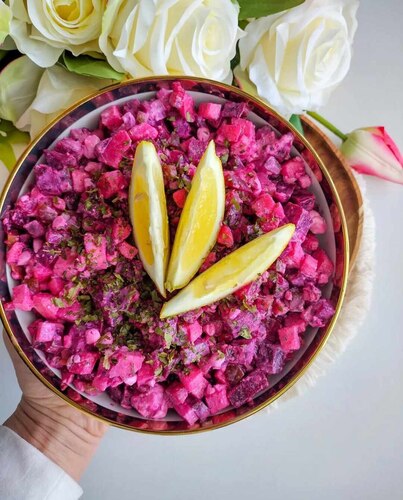 Lekka sałatka buraczana z serkiem wiejskim