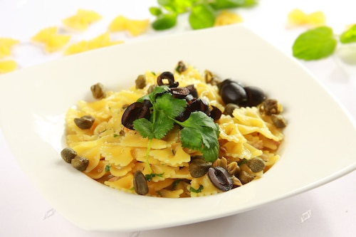 Przepis na Farfalle z miętą i oliwkami  Farfalle z miętą i oliwkami