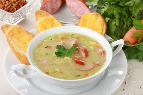 Przepis na Aromatyczna zupa ogórkowa z grzanką Aromatyczna zupa ogórkowa z grzanką