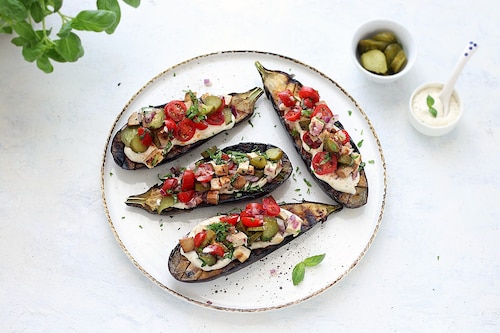 Grilowany bakłażan z sałatką z tofu