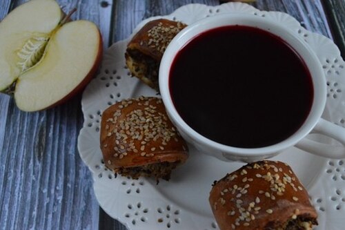 Przepis na Barszczyk z jabłkową nutą Barszczyk z jabłkową nutą