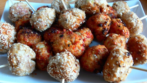 Biało- czerwone kuleczki na jeden kęs