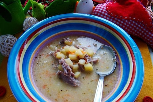 Biały barszczyk z biodrówką 