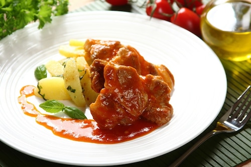 Bitki wieprzowe z sosem pomidorowym