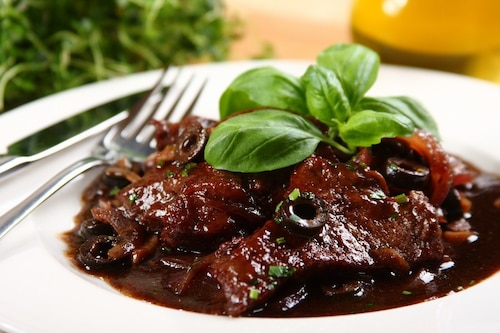 Przepis na Bitki wołowe z cebulą i octem balsamicznym   Bitki wołowe z cebulą i octem balsamicznym