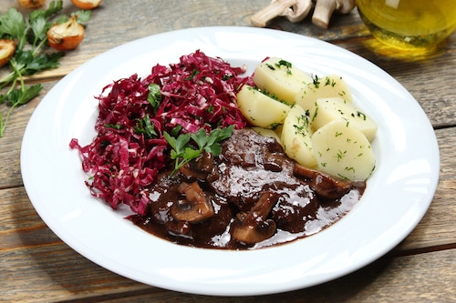 Bitki wołowe w winie  