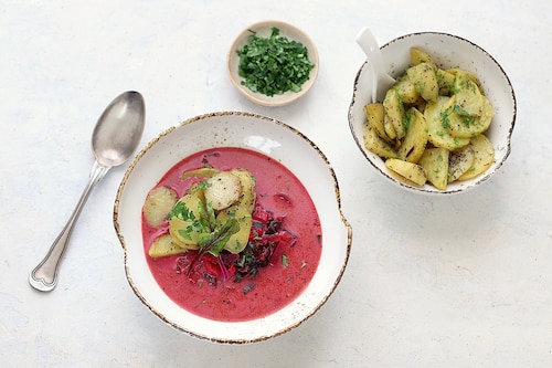 Botwinka z pieczonymi ziemniakami