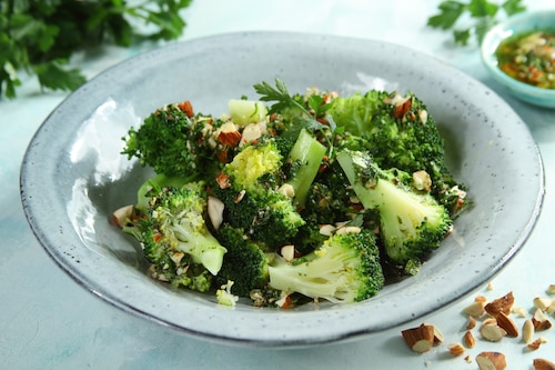 Brokuły z pary z migdałami