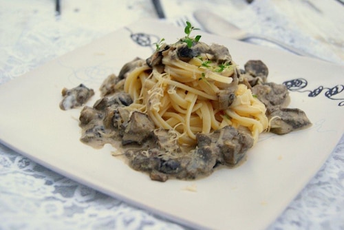 Bucatini z sosem grzybowo-serowym
