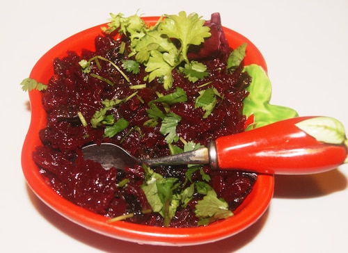 Buraczki z suszonymi śliwkami  