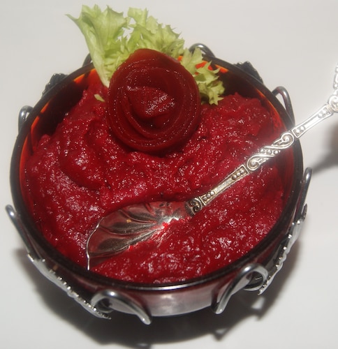 Przepis na Buraczki zasmażane na czosnkowo Buraczki zasmażane na czosnkowo