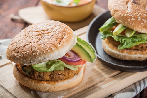 Przepis na Burgery wegetariańskie z kaszą i cukinią Burgery wegetariańskie z kaszą i cukinią