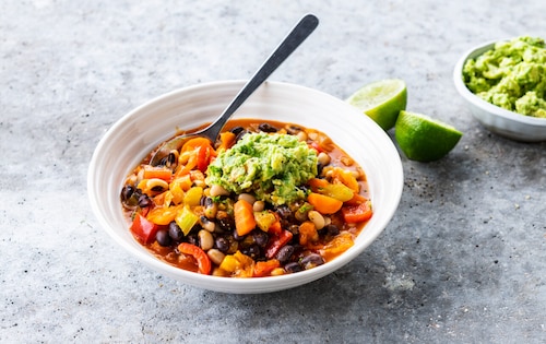 Casserole z fasolą i awokado 