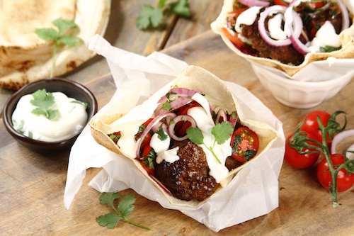 Przepis na Cevapcici w plackach pity Cevapcici w plackach pity