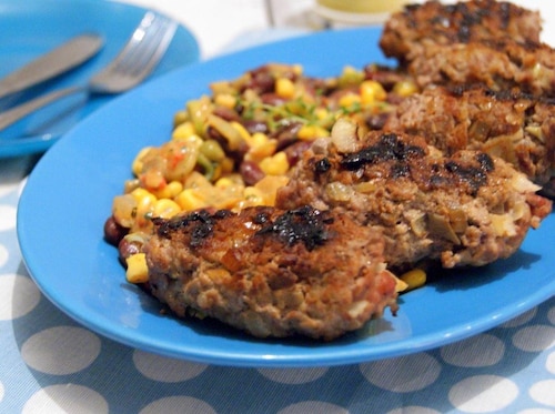 Przepis na Cevapcici winne z sałatką Cevapcici winne z sałatką