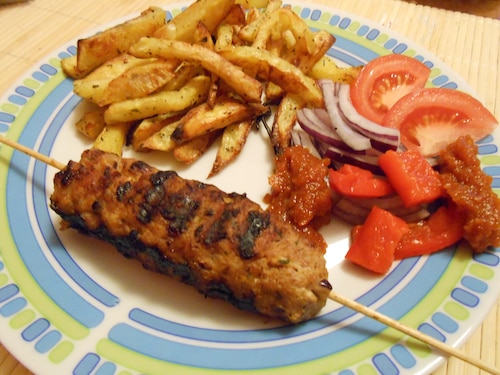 Przepis na Cevapcici z pieczonymi frytkami Cevapcici z pieczonymi frytkami