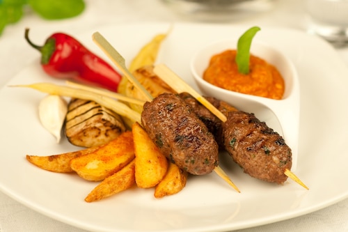 Przepis na Chevapchichi z ajvarem Chevapchichi z ajvarem