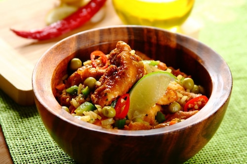 Przepis na Chiński kurczak z ryżem i jajkiem Chiński kurczak z ryżem i jajkiem