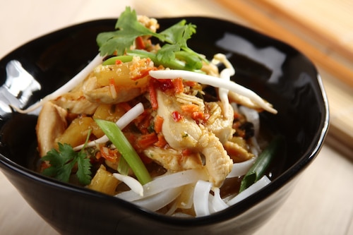 Przepis na Chiński makaron z kurczakiem Chiński makaron z kurczakiem