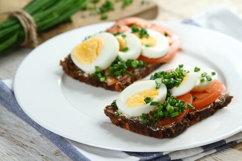 Przepis na Chleb z jajkiem i warzywami Chleb z jajkiem i warzywami