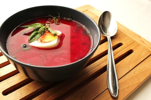 Chłodnik z botwinki i młodego szpinaku