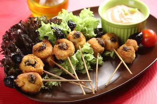 Przepis na Koreczki z indyka ze śliwką Koreczki z indyka ze śliwką