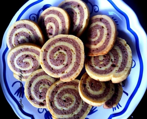 Ciasteczka zawijane miodowo-czekoladowe