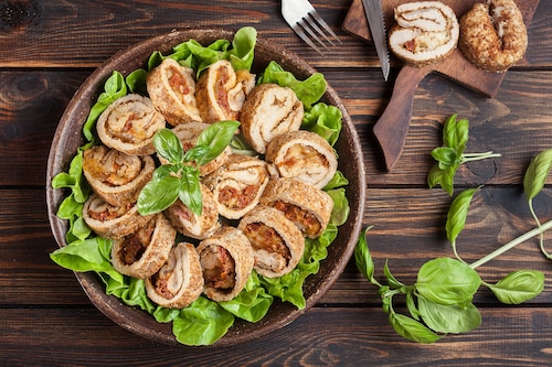 Przepis na Roladki z schabu z mozarellą i suszonymi pomidorami Roladki z schabu z mozarellą i suszonymi pomidorami