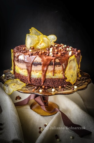 Przepis na Tort czekoladowo-gruszkowy Tort czekoladowo-gruszkowy