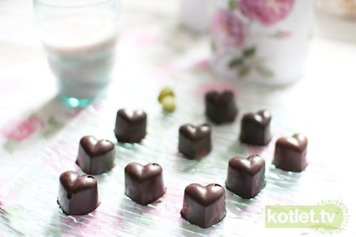 Przepis na Czekoladki z galaretką owocową Czekoladki z galaretką owocową