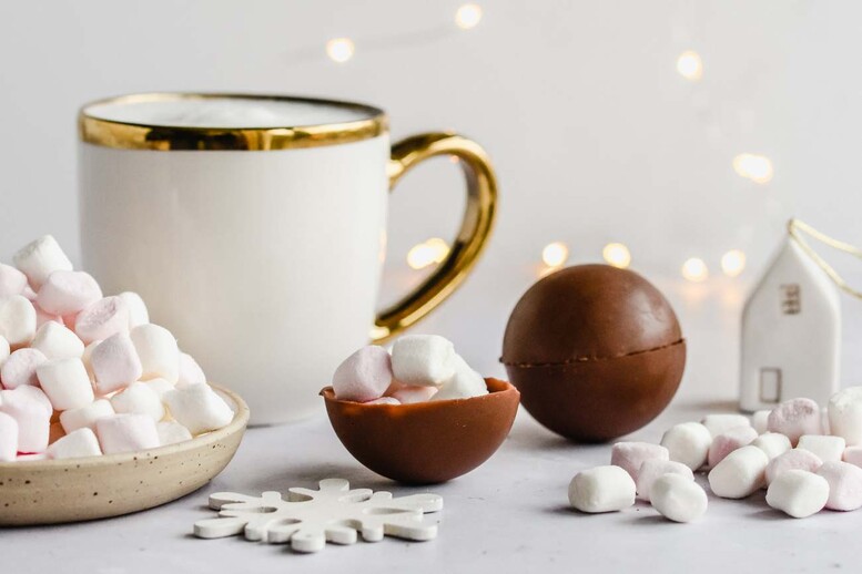 Czekoladowe kule z piankami marshmallows