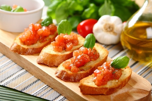 Przepis na Czosnkowa ciabatta z pomidorami  Czosnkowa ciabatta z pomidorami