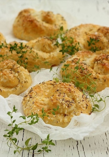 Czosnkowo ziołowe bułeczki 