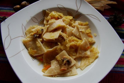 Domowe łazanki z pieczarkami 