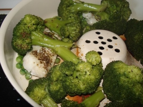 Przepis na Dorada z groszkiem i brokułami Dorada z groszkiem i brokułami