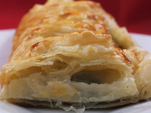 Przepis na Dorsz ze szpinakiem w cieście francuskim Dorsz ze szpinakiem w cieście francuskim