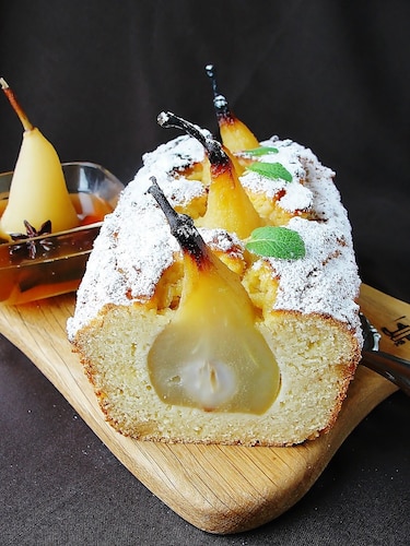 Ciasto marcepanowo kokosowe z gruszkami