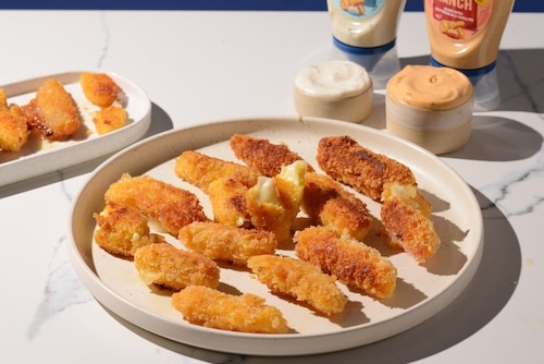 Przepis na Mozzarella Sticks w chrupiącej panierce Mozzarella Sticks w chrupiącej panierce