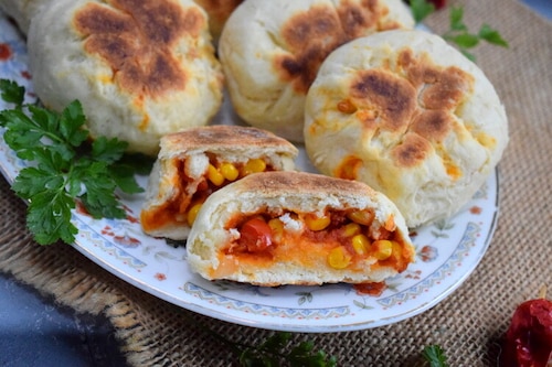 Przepis na Chlebki marokańskie z warzywnym nadzieniem Chlebki marokańskie z warzywnym nadzieniem