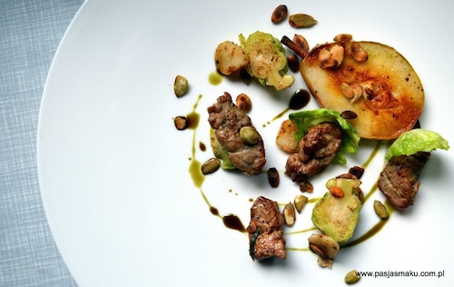 Przepis na Grasica cielęca, gruszka, brukselka, dynia Grasica cielęca, gruszka, brukselka, dynia