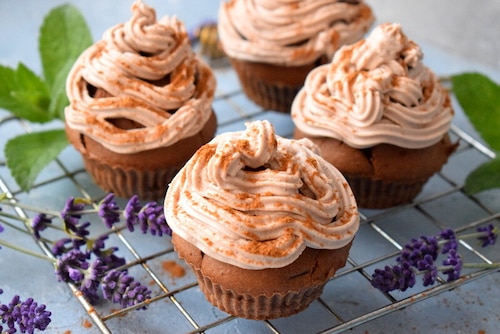 Przepis na Czekoladowe babeczki z cynamonową posypką   Czekoladowe babeczki z cynamonową posypką