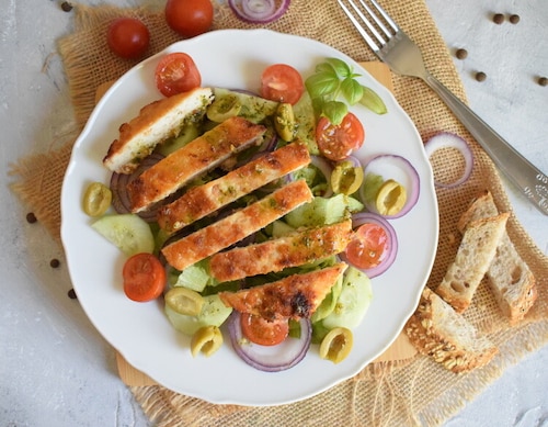 Sałatka z grillowanym kurczakiem