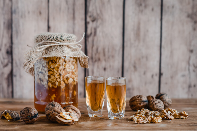 Nalewka z orzecha włoskiego